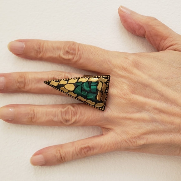 NWOT Malachite Nepali Ring, Handcrafted, Very Unusual, Adjustable Brass, Vivid. - Picture 5 of 6